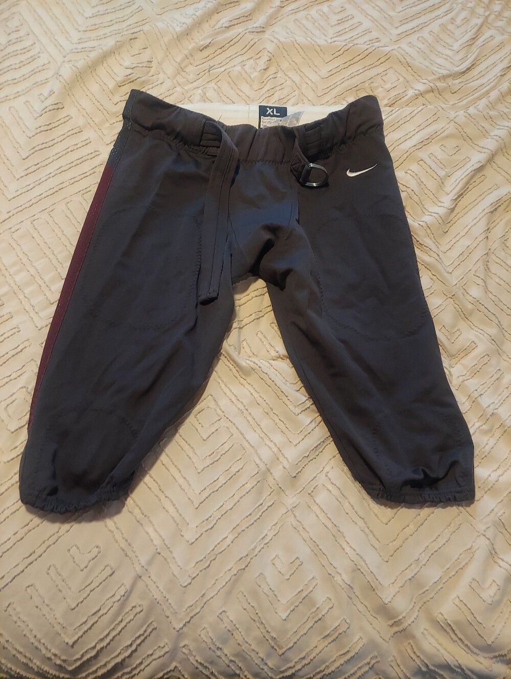 Nike Adult Football Pants Dark Grey Maroon Anoka XL Integrated Belt